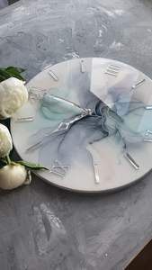 นาฬิกาแขวนผนังเรซิ่นอีพ็อกซี่อย่างดี-ขนาดและรูปทรงตามสั่ง ทำด้วยมือ ใช้แบตเตอรี่ ตกแต่งบ้านงานแต่ง - Product Image 3