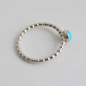 Bague en argent sterling 5mm Turquoise d'Arizona naturelle Solitaire de pierres précieuses avec lunette pour mariages ou fêtes - Product Image 2