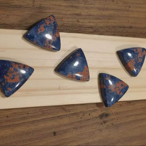 พลอยคุณภาพสูงแบบหลังแบน สำหรับงานบำบัด ขายส่งแบบเป็นกิโลกรัม ขัดเงาด้วยมือ รูปทรงและขนาดคละแบบ ลด 20% และของขวัญปีใหม่ - Product Image 5