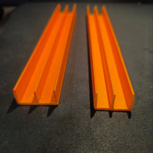 Perfil de PVC Extruido en Forma de E Directo de Fábrica para Muebles Industriales y Proyectos de Construcción - Product Image 1