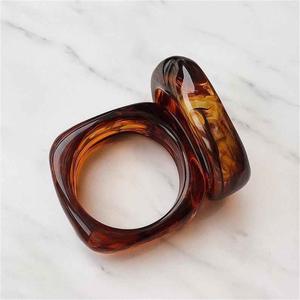 กำไลและสร้อยข้อมือเรซิ่นสำหรับผู้หญิง คอลเลคชั่นใหม่ เครื่องประดับสไตล์นางฟ้าสำหรับงานปาร์ตี้และงานแต่งงาน คุณภาพสูง - Product Image 4