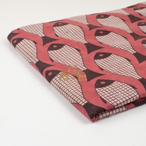 Tela de algodón estampada a mano con motivos de peces, hecha en India por el fabricante, con estampado en bloque. - Product Image 6