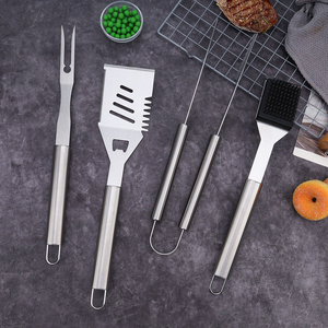 4-teiliges Set aus robustem Edelstahl für Camping und Grillen im Freien, Grillzubehör, Grillbesteck-Set, Spachtel, Gabel, Bürste, Zange - Product Image 6
