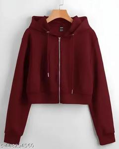 Sudadera con enfoque en la comodidad, hecha con materiales suaves, una silueta relajada y un diseño atemporal, perfecta para uso casual durante todo el año. - Product Image 6