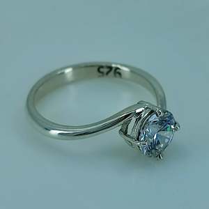 Anillo de Plata de Ley 925 con Topacio Azul Redondo Hecho a Mano para Mujer, Tallas 4-13, para Navidad, Aniversario, Cumpleaños - Product Image 4