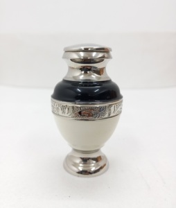 โกศโลหะพร้อมสลักรูปหัวใจสำหรับผู้ใหญ่ขี้เถ้าโลหะ - Product Image 2