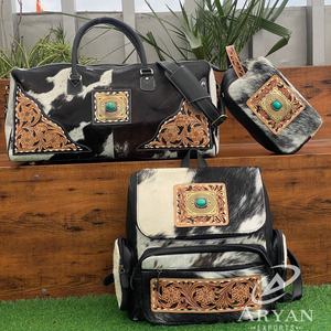 2025 Venta caliente Combo Set 3 en 1 Tooled a mano cuero de vaca genuino piedra turquesa bolsa de lona, artículos de tocador y mochila para Unisex - Product Image 1