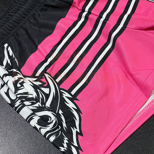 กางเกงฟุตบอลขายส่ง ผลิตจากผ้าโพลีเอสเตอร์ 100% แห้งเร็ว สำหรับทีมฟุตบอลชายและเยาวชน - Product Image 3