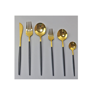 ชุดช้อนส้อมสแตนเลสสีทอง4ชิ้นเครื่องใช้บนโต๊ะอาหารเป็นมิตรกับสิ่งแวดล้อมสำหรับร้านอาหารสำหรับงานเลี้ยงที่บรรจุในกล่องของขวัญ - Product Image 3