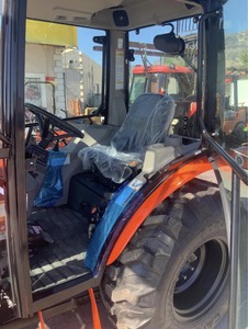 Chargeur de tracteur Bad Boyy 4035CH disponible pour les travaux agricoles, conception robuste, meilleures performances sur terrain accidenté, construction solide. - Product Image 2
