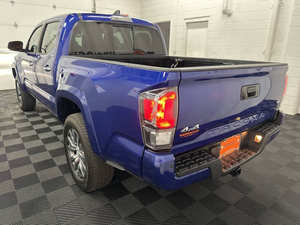 Usado 2023 T * oyota Tacoma Limited - Product Image 2