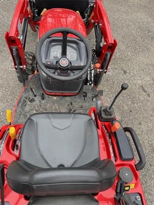 รถตักล้อยาง Massey Ferguson 5711 มินิโหลดเดอร์ เครื่องยนต์ดีเซลประสิทธิภาพสูง AGCO Power พร้อมห้องโดยสารแบบปิด ระบบปรับอากาศ มอเตอร์แบริ่ง - Product Image 5