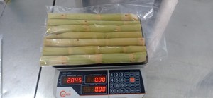 Bâtons et morceaux de canne à sucre congelés du Vietnam pelés prêts à l'emploi Premium Bulk Exporter - Product Image 2