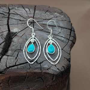 925 argent Sterling fait à la main Turquoise pierre précieuse boucle d'oreille cadeau pour son artisan conçu Designer argent balancent boucles d'oreilles en gros - Product Image 1