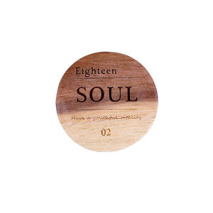 Ensemble de dessous-de-verre en bois rustique élégant, conçu avec une texture raffinée, idéal pour rehausser la décoration intérieure moderne et élégante. - Product Image 4