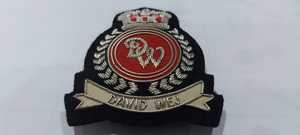 Insignes Wok brodés à la main Emblèmes en polyester avec fil métallique pour étiquettes de vêtement utilisant des techniques tissées - Product Image 4