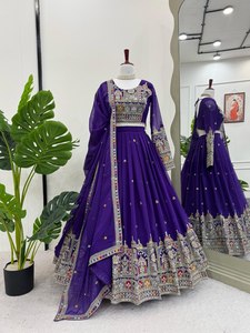 Lehenga Choli de Henixa Creation, Alta Demanda, Verano 2025, para Bodas y Fiestas, Largo hasta el Suelo, Corte Ajustado, Secado Rápido, Estilo Indio Pakistaní - Product Image 3