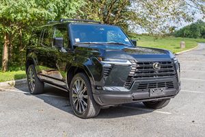 GX 550 Luxury+ 2024, 401-500 km, V6 Biturbo, Sedán Automático, Batería de Litio, Asientos de Cuero, Altamente Equipado, Sin Modificar, Luz Izquierda - Product Image 4