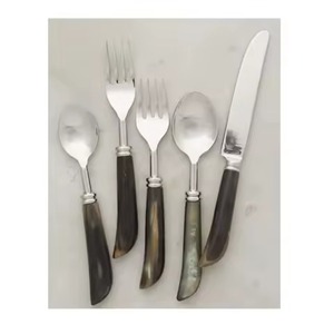 Juego de Cubiertos con Mango de Cuerno Más Vendido para Cocina y Bodas, Cuchara, Tenedor y Cuchillo de Alta Calidad con Mango de Cuerno, Cubiertos Plateados - Product Image 1