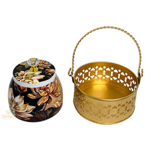 Pot à fruits secs imprimé en fer Pichwai Design avec panier décoratif pour le stockage des aliments et les cadeaux - Product Image 1