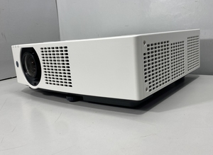 Proyector 3LCD WUXGA de 8000 Lúmenes PT-VMZ82 Nuevo de QuickSales - Product Image 2