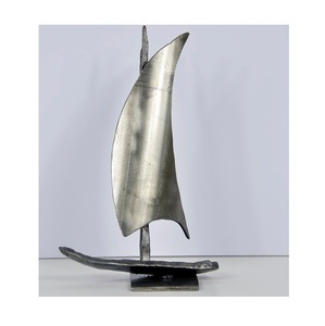 Œuvre d'art sculpturale en aluminium coulé développée comme une pièce maîtresse pour les espaces intérieurs contemporains raffinés - Product Image 6