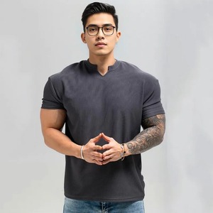 Camiseta de gran tamaño personalizada de algodón con gráfico pesado de 300 Gsm para hombre con estampado desgastado con logotipo frontal - Product Image 4