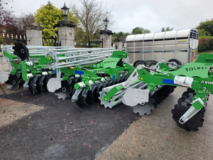 Motocultor Tolmet con Motor y Caja de Cambios, Accesorio de Alimentador de Semillas de 3 Filas, Garantía de 2 Años, Alta Productividad para Uso Agrícola - Product Image 4