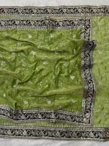 Sari de Seda Suave Color Mocha para Mujer con Bordado Zari, Borde de Encaje Jaal, Lentejuelas y Bordado en Tela de Terciopelo - Product Image 5