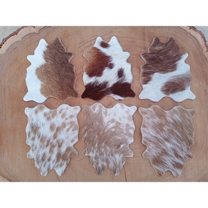 Juego de Posavasos de Cuero, Posavasos con Estampado de Vaca, Posavasos Rústicos para Decoración de Casa de Campo, Posavasos de Cuero Hechos a Mano, Regalo - Product Image 1