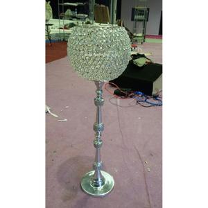 Porte-bougie en cristal décoratif unique, pièce maîtresse de table couleur argent pour la décoration de fêtes de mariage - Product Image 1