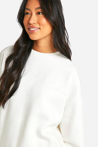 Venta al por mayor de Sudaderas con cuello redondo y logotipo personalizado para mujer, ropa de invierno con diseño bordado de rizo francés y ropa teñida - Product Image 2