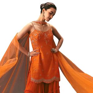Arancione in seta grezza lavoro a mano Kurti Sharara Set di lusso per matrimonio e Festival vestito firmato per donne eleganti - Product Image 2