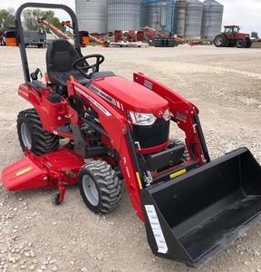 El tractor 2025 MASSEY FERGUSON GC1723E viene con cargador frontal y cortacésped - Product Image 4