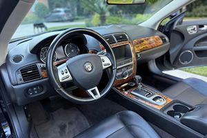 JA GU AR XKR CONVERTIBLE 2007 USADO CON VOLANTE A LA IZQUIERDA/DERECHA - Product Image 2