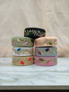 Fournisseur de tissu en dentelle brodée à motifs personnalisés, tissu en dentelle brodée florale pour robes traditionnelles - Product Image 2