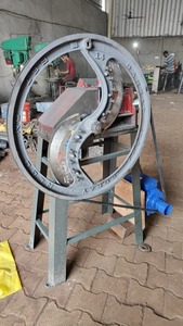 Broyeur de paille à moteur de tracteur robuste pour les fermes, traitement continu des aliments pour animaux d'élevage, disponible à prix réduit - Product Image 4