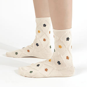 Chaussettes en coton pour femmes Kikiya, motif floral mignon, chaussettes décontractées respirantes quotidiennes coréennes, imprimé floral - Product Image 2