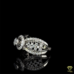 Bold Unisex Lab Grown Diamond Ring Pieza de declaración de lujo para Unisex para compromiso Cumpleaños Aniversario Regalo Estilo Hip Hop - Product Image 3