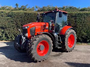 Tracteur à roues Kubota M6-132 Kubota M7-132 DELUXE 4WD 128 CV, moteur neuf, utilisation agricole, 130 heures d'utilisation - Product Image 6