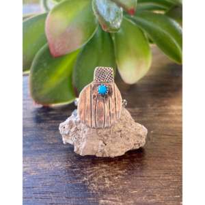 Bague artisanale pour homme Philips Tsosie en turquoise Kingman et argent sterling, sertissage délicat, taille 4.75, pour usage quotidien - Product Image 1