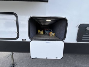 Fournisseur de nouvelles caravanes de camping-car 2024 For Rest River RV Cardinal 35FL à vendre pour le camping et les voyages - Product Image 4