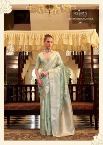 Lujosa colección de Sari de seda satinada suave con diseños elegantes con adornos delicados - Product Image 5