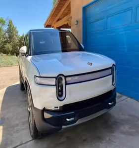 พร้อมส่ง รถมือสอง ปี 2024 รุ่น Adventure Edition Performance ระบบขับเคลื่อนสี่ล้อแบบดูอัลมอเตอร์ เทอร์โบ ภายในสีอ่อน หุ้มหนัง ล้อแม็ก R19 รถ SUV - Product Image 1