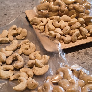 USDA / EU Organic Cambodia Cashew Kernels W450 High Quality Standards And Naturally Processed for Global Exports - Product Image 1