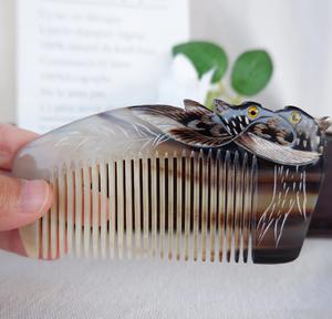 Peine de Cuerno de Búfalo con Tallado y Grabado 3D para el Cuidado del Cabello y un Estilo Elegante de Alta Calidad - Product Image 4