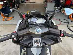 Motocicleta Deportiva BMW C 600 Sport UrbanRide Usada del 2013, Origen Estadounidense, Rendimiento Ágil - Product Image 3