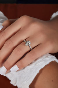 Anillo de compromiso de moissanita de corte de pera alargado en plata 925 Streling 2,35 Ct Anillo solitario clásico en forma de pera para mujer - Product Image 5