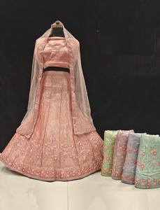Travail de broderie lourde le plus vendu Lehenga Choli Design de luxe pour les femmes Net tissu pour les mariages de fête Collection d'exportation - Product Image 2