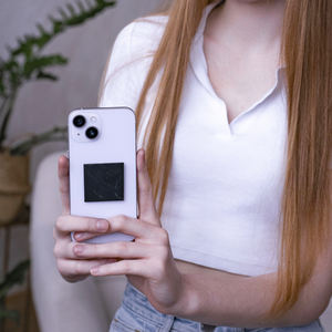 Pegatina cuadrada de shungita sin pulir para teléfono, 2*2 pulgadas (50*50 mm) - Product Image 1